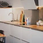 Riverside Duplex Penthouse * خيرونا