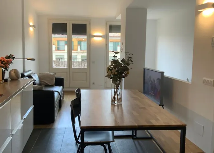 Riverside Duplex Penthouse Apartment Girona